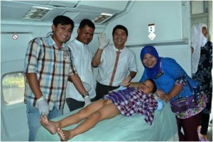 The Mountain Khitanan Massal di Pesawat